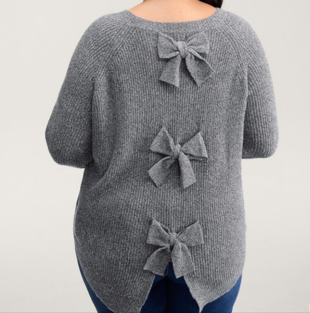 BloomChic Gray Bow-Detail Sweater. Plus Large/XL Holiday Party. New with Tags
